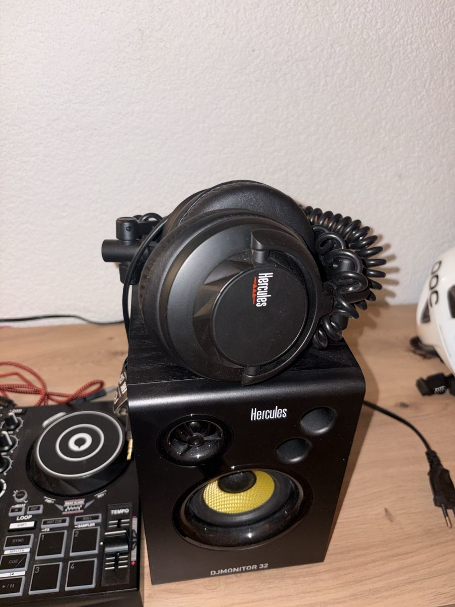 Hercules Mischpulte: DJ Set Hercules DJControl Inpulse 200 – Gebraucht aus Zermatt von Michele2525 2