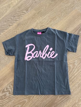 T-shirt Barbie "Global Icon" (S) trendy!