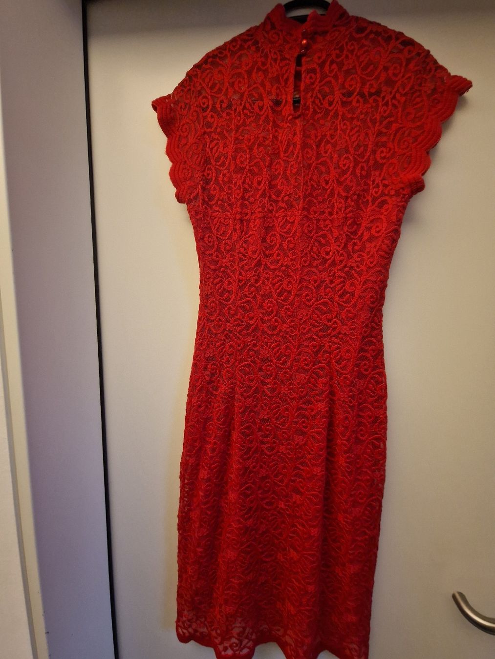 Vestiti: Rotes Spitzenkleid, Grösse 36 – Nuovo (secondo la descrizione) da Habsburg venduto da Habsburg87 1