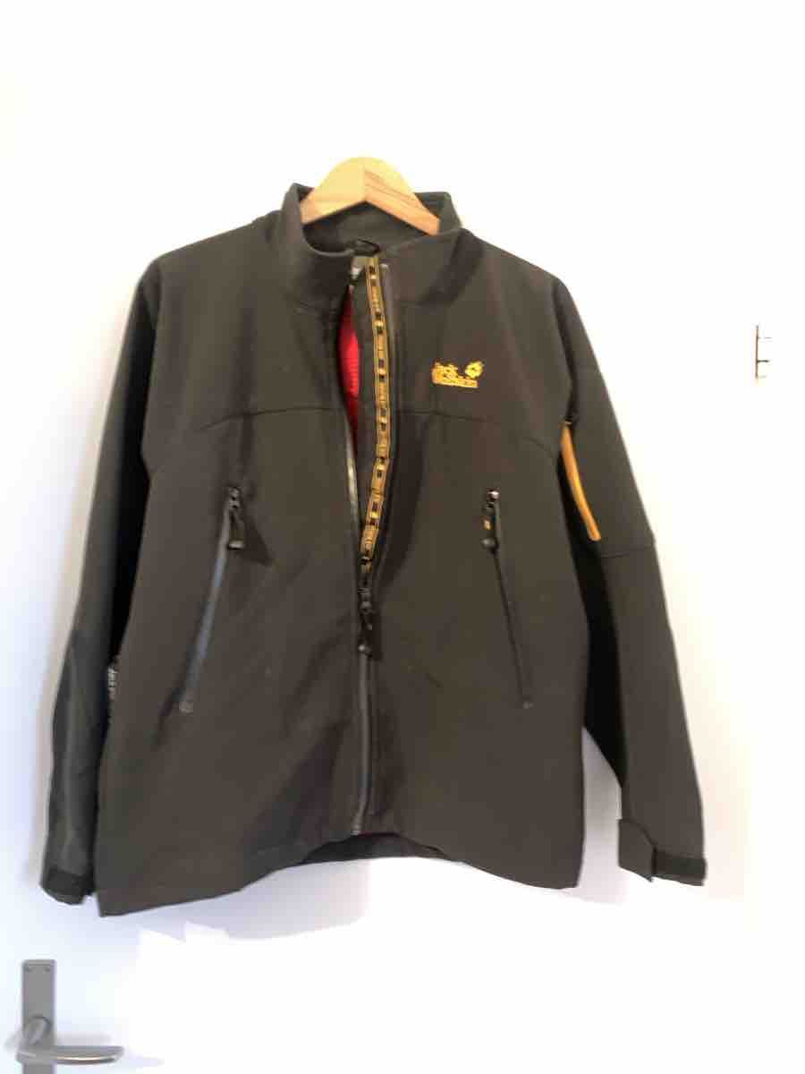 Jack Wolfskin Giacche: Jack Wolfskin Softshell Jacke grau gebrauchter Zustand – Usato da Hellbühl venduto da Michi_Schmid99