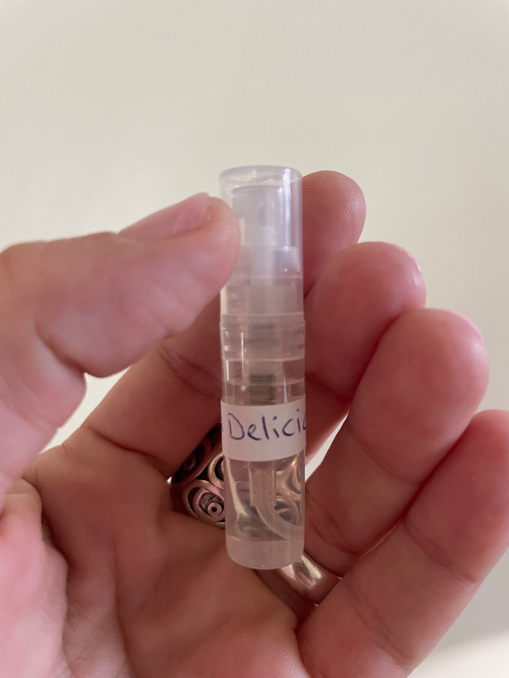 Profumi & Eau de Toilette: Qissa Delicious By Paris Corner 2ml.. Abfüllung – Usato da Zürich venduto da deruja 1