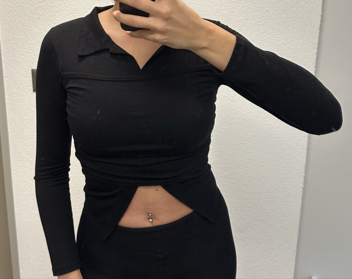 Pullover & Sweatshirts: Sehr schönes Oberteil ab 3.- CHF  – Gebraucht aus Volketswil von hal_65hj 1