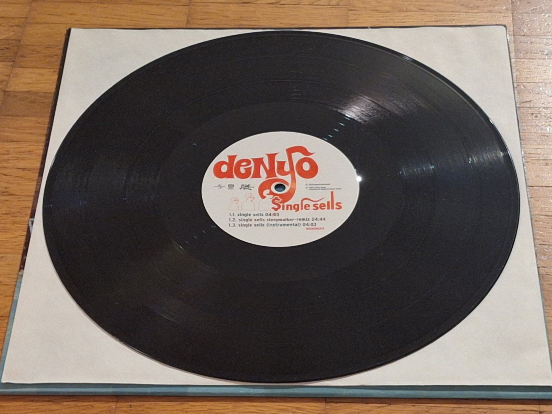 Dischi in vinile: Denyo, Single Sells - 12" Maxi DE 2001 – Nuovo (secondo la descrizione) da Oberentfelden venduto da Musicud 2