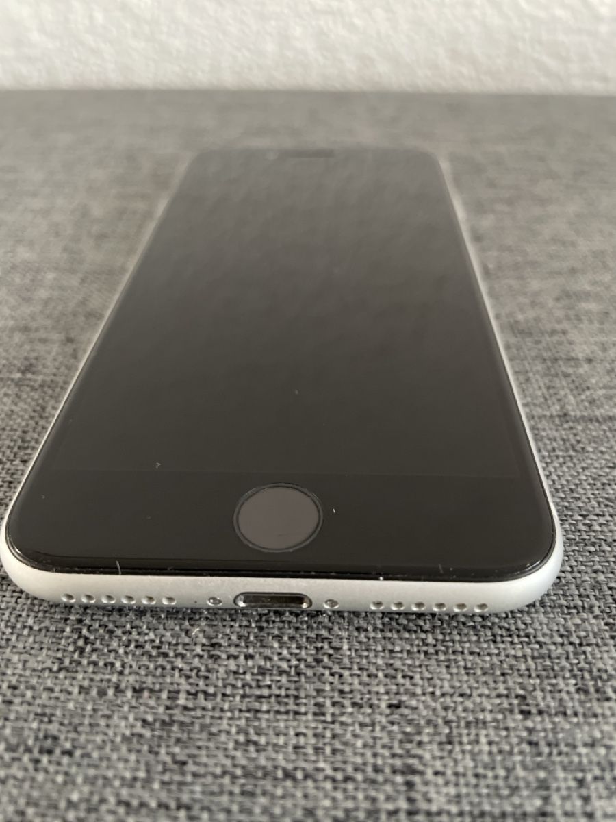 Apple Portables: iPhone SE2 128GB – D'occasion à Walenstadt par daniels1955 3