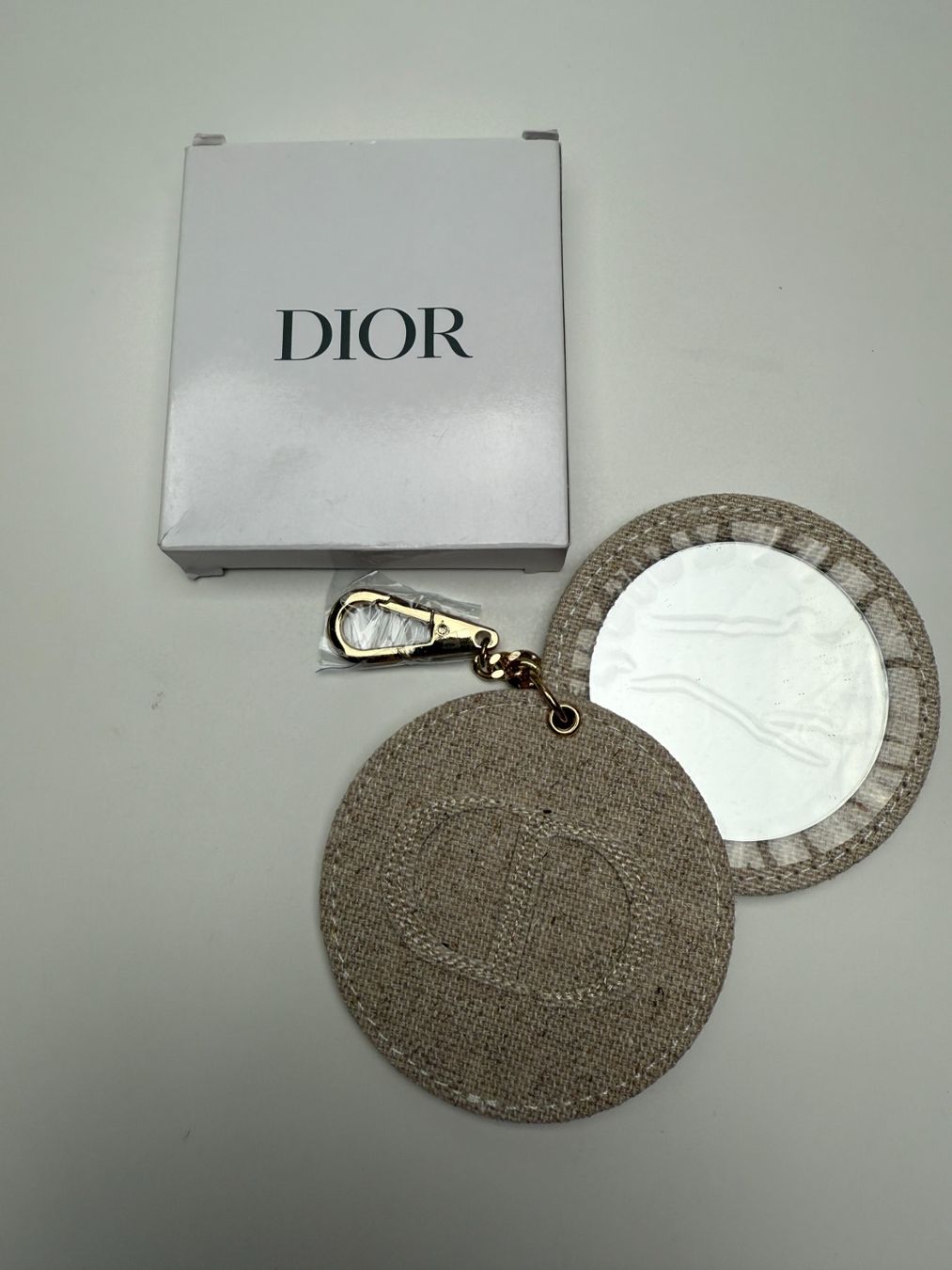 Dior Schlüsselanhänger & - bänder: Christian Dior 2-in-1 Mirror Charm – Neu und originalverpackt aus Genève von rosebud635