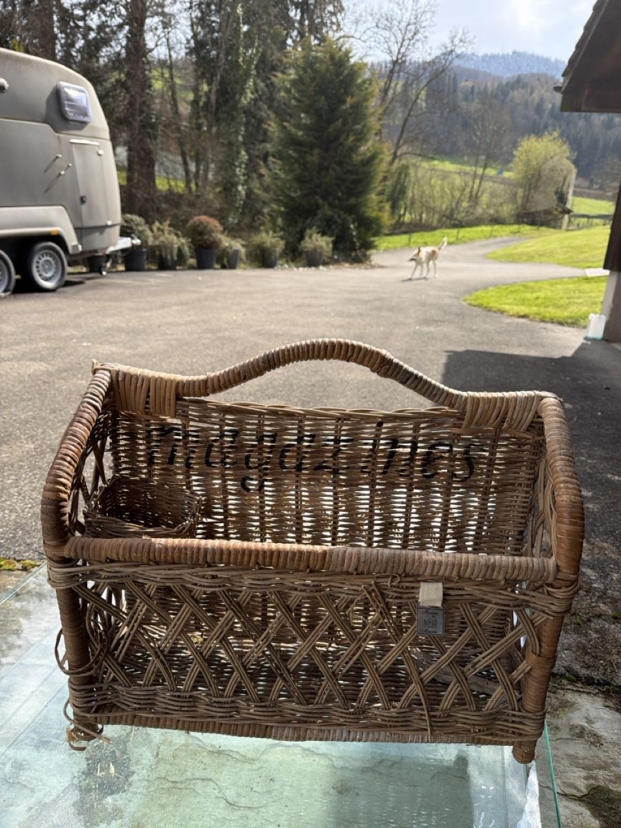 Riviste & Magazine: Riviera Maison - Magazine Rack – Usato da Pfäffikon SZ venduto da sophia.koch
