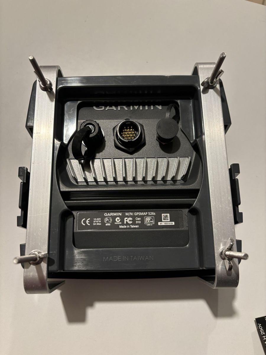 Garmin Navigatori: GPSMAP GARMIN 526S avec carte CH – Usato da Sullens venduto da Mitchelino 2
