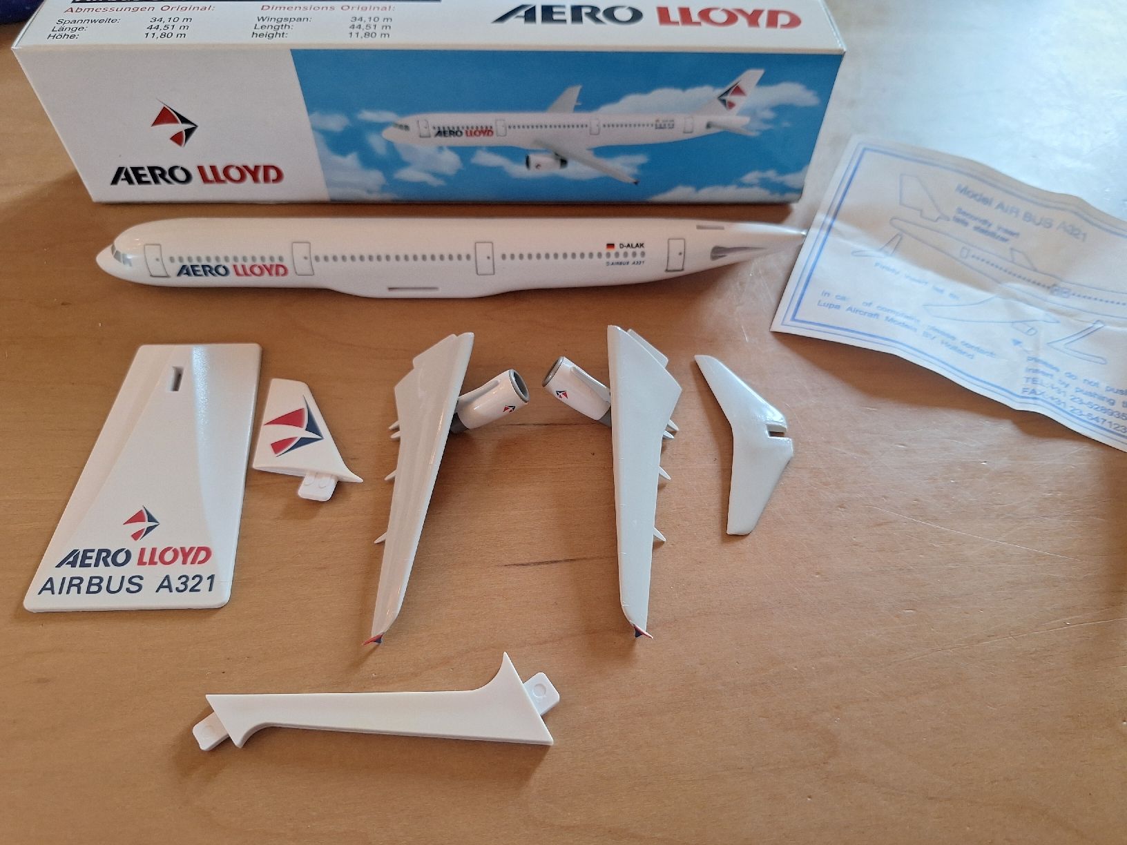 Airbus Kit di modellismo & Modellini statici: Aero Lloyd Airbus A321 Modellbausatz – Usato da Sargans venduto da nicsam1815