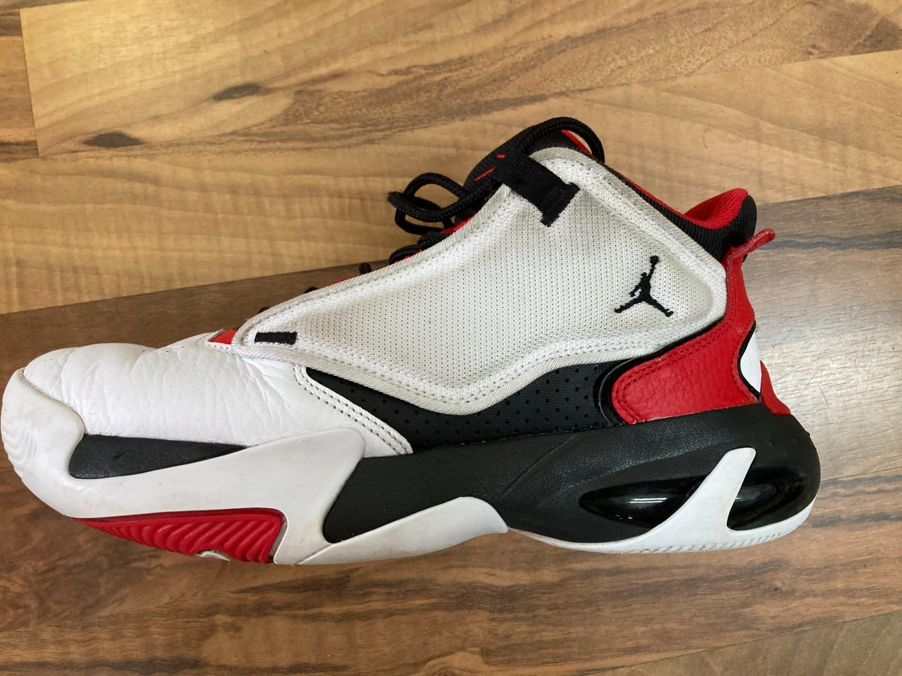 Jordan Scarpe per ragazzi: Jordan Max Aura 4, Grösse 41 – Usato da Schötz venduto da Jekyll666 1
