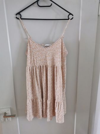 Pull&Bear Kleid geblümt Grösse M guter Zustand