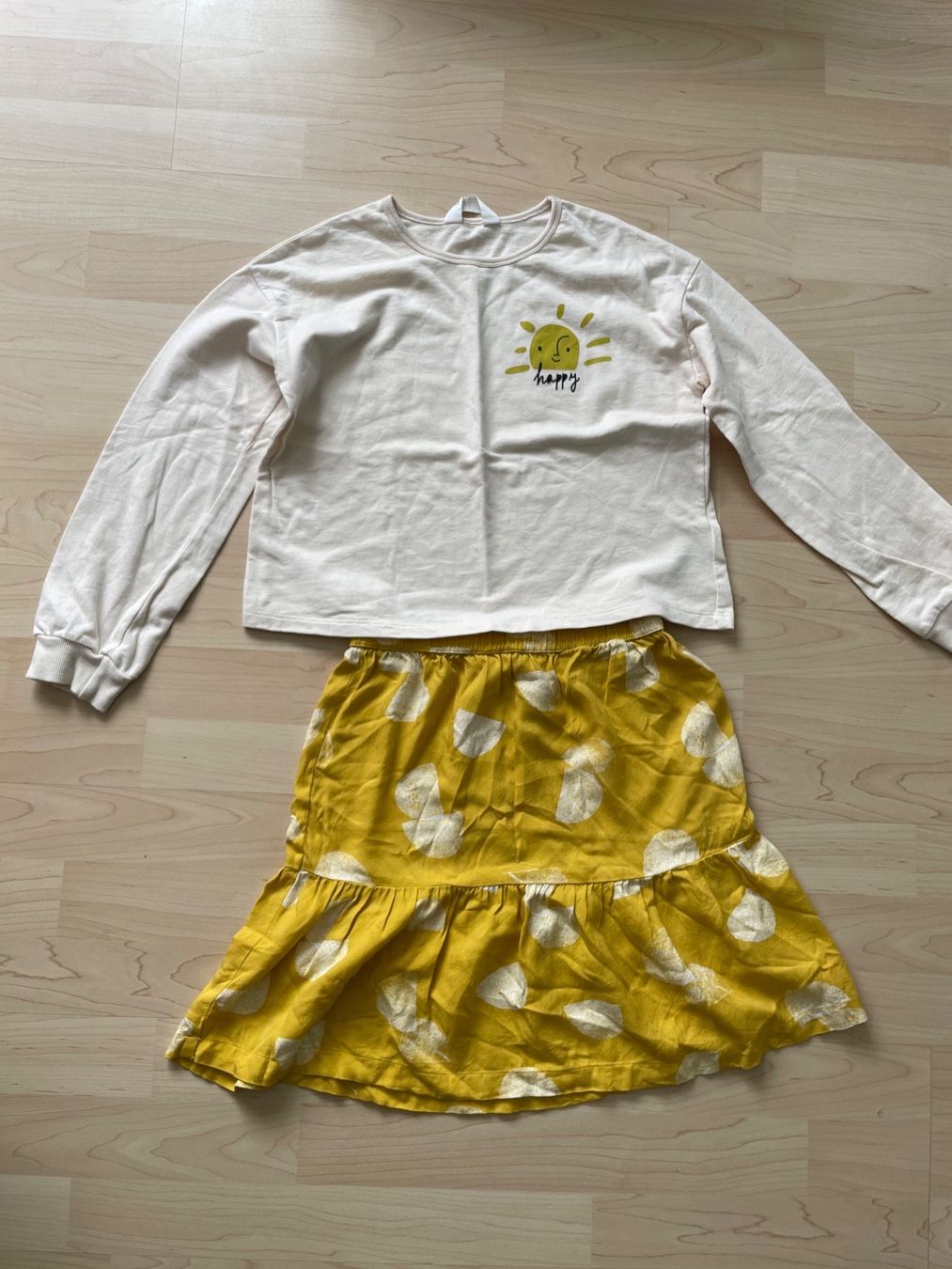 H&M Lotti & Set di vestiti: Kleiderset – Usato da Wil Sg venduto da mil_r9gx