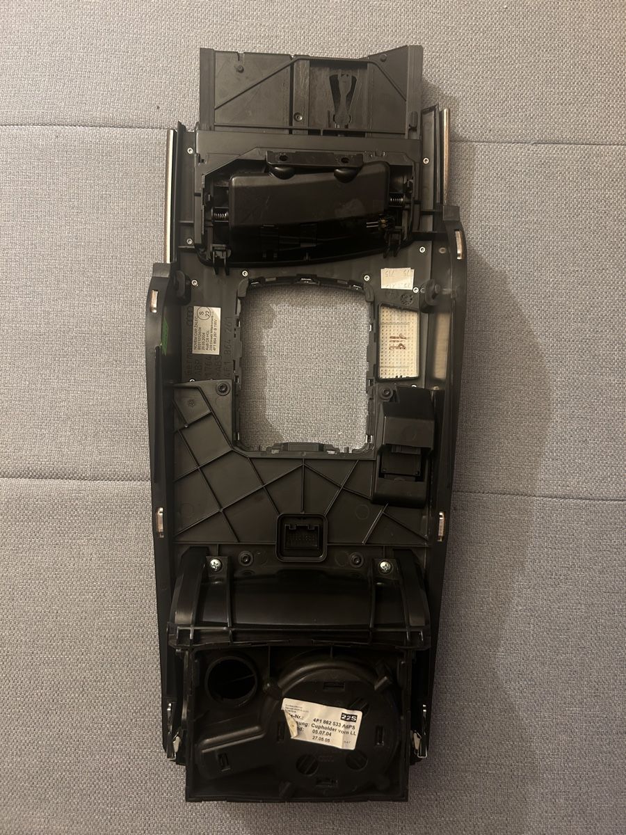 Audi Alle Autoersatzteile: Console centrale pour Audi A6 2005 – Gebraucht aus Athenaz (Avusy) von TiTAN_85 1