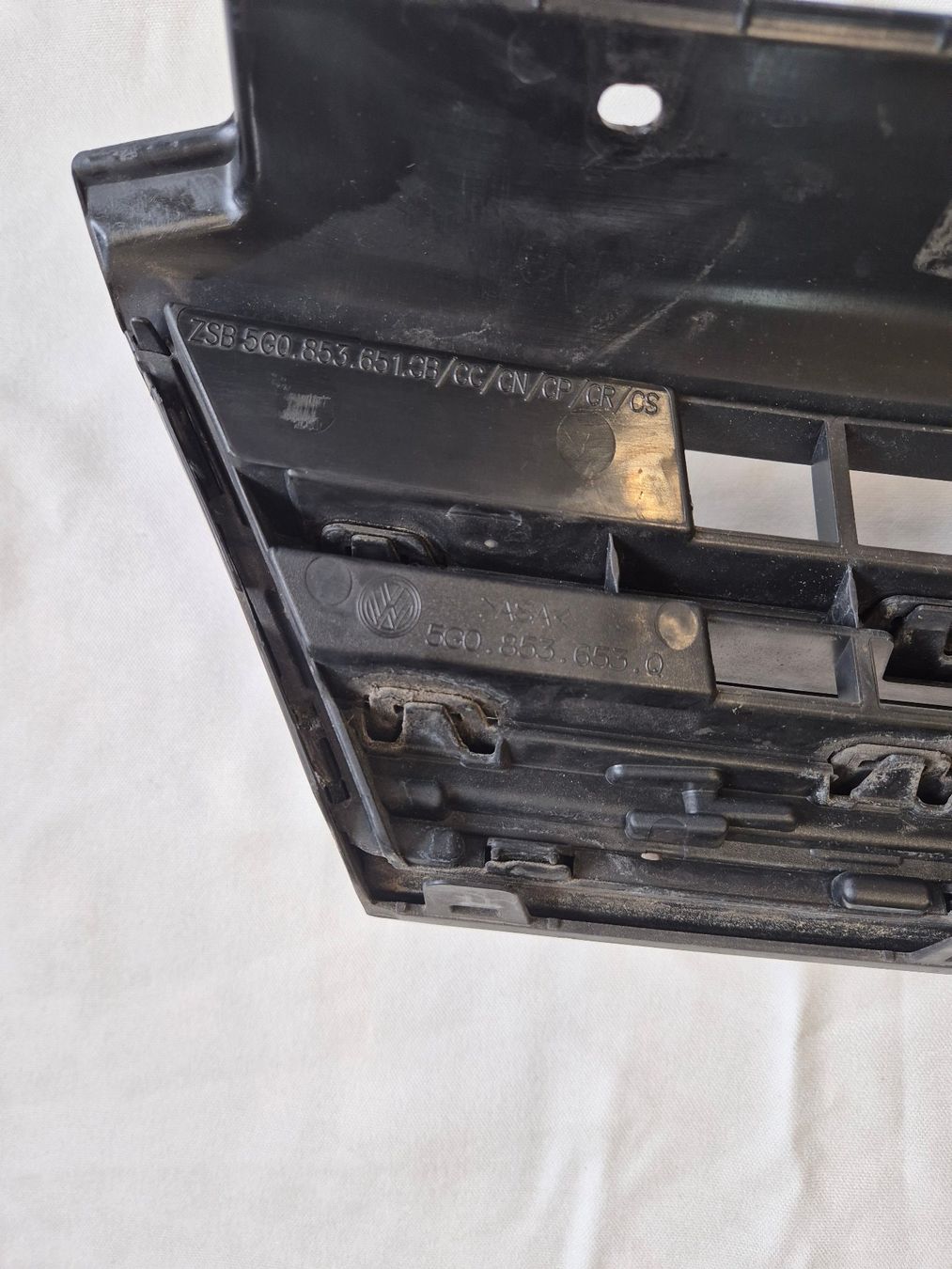 Tutti pezzi di ricambio auto: VW Golf 7, Grill inkl. Radar – Usato da Schinznach Bad venduto da Bingi02 1