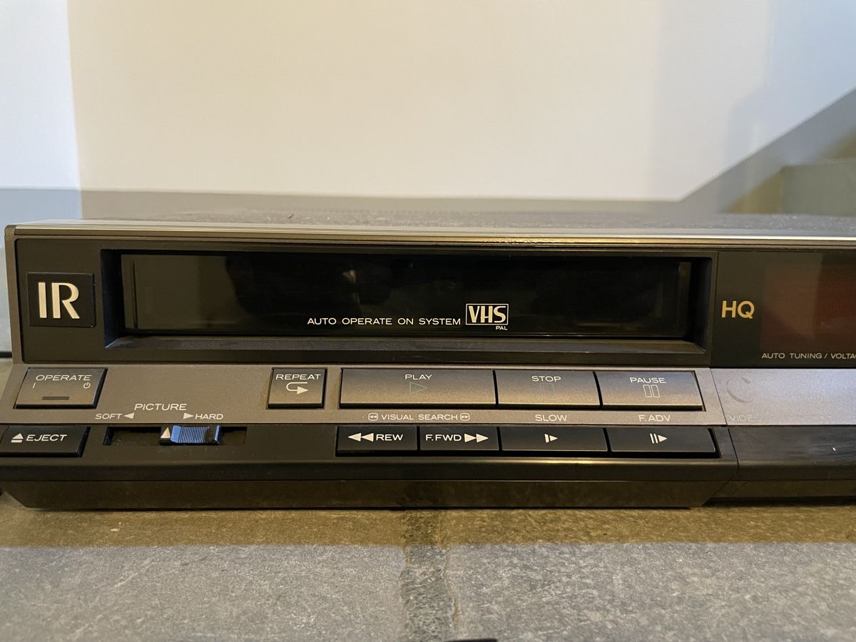 Hitachi Registratori: Hitachi VHS Video Deck VT135E – Usato da Elgg venduto da micpic01