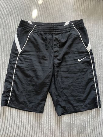 Nike Shorts schwarz Grösse L 152-158cm guter Zustand