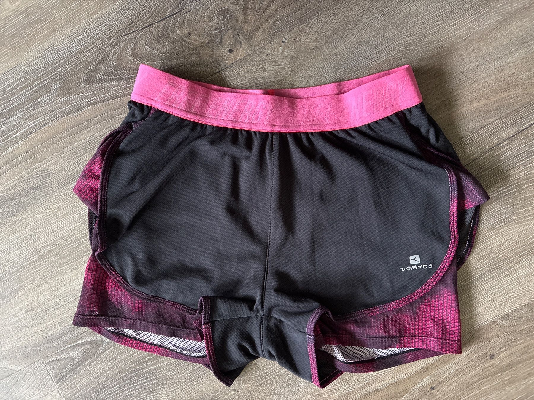Decathlon Pantaloni: Décathlon doppelte Shorts Gr.S – Usato da Baden venduto da frb_2cjk