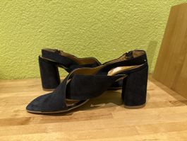 Sandales BATA cuir Bleu Marine neuves taille 36