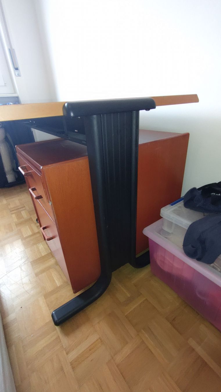 Scrivanie: Bureau en bois. – Usato da Fribourg venduto da Gil_tg85 3