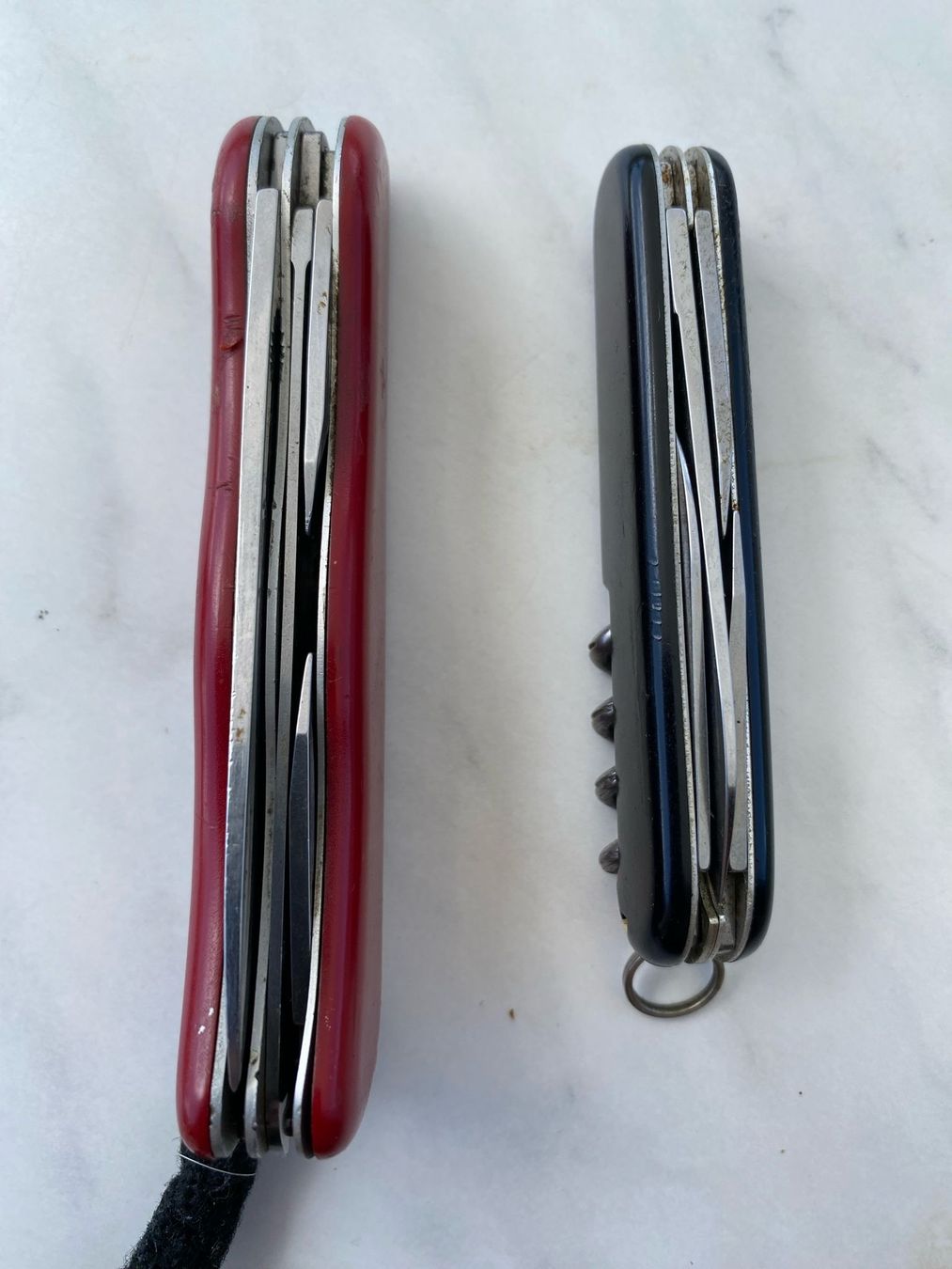 Victorinox Couteaux de poche: 2x Victorinox Offiziermesser – D'occasion à Walkringen par Levisticum 2