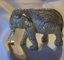 Elefant Figur Glänzend Silberoptik Ornamentalen Gravur 