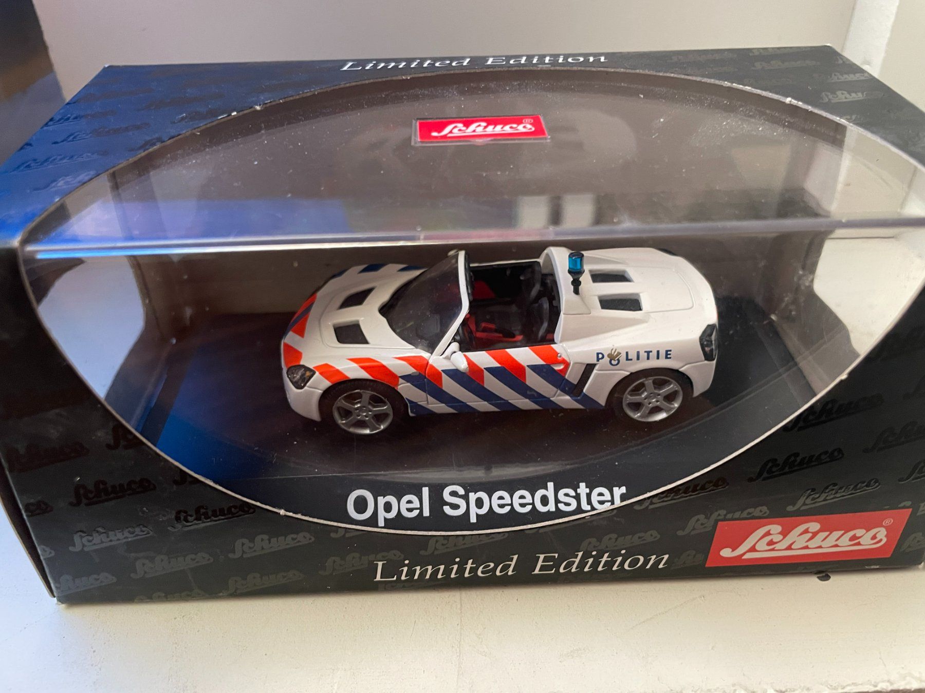 Opel Modellini d'auto: Opel Speedster Polizei              1:43 Schuco – Nuovo e nell'imballaggio originale da Wohlen AG venduto da Erelpowerline