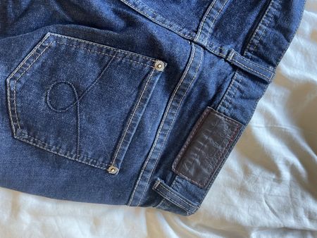 Jean femme Benetton taille 28 bon état