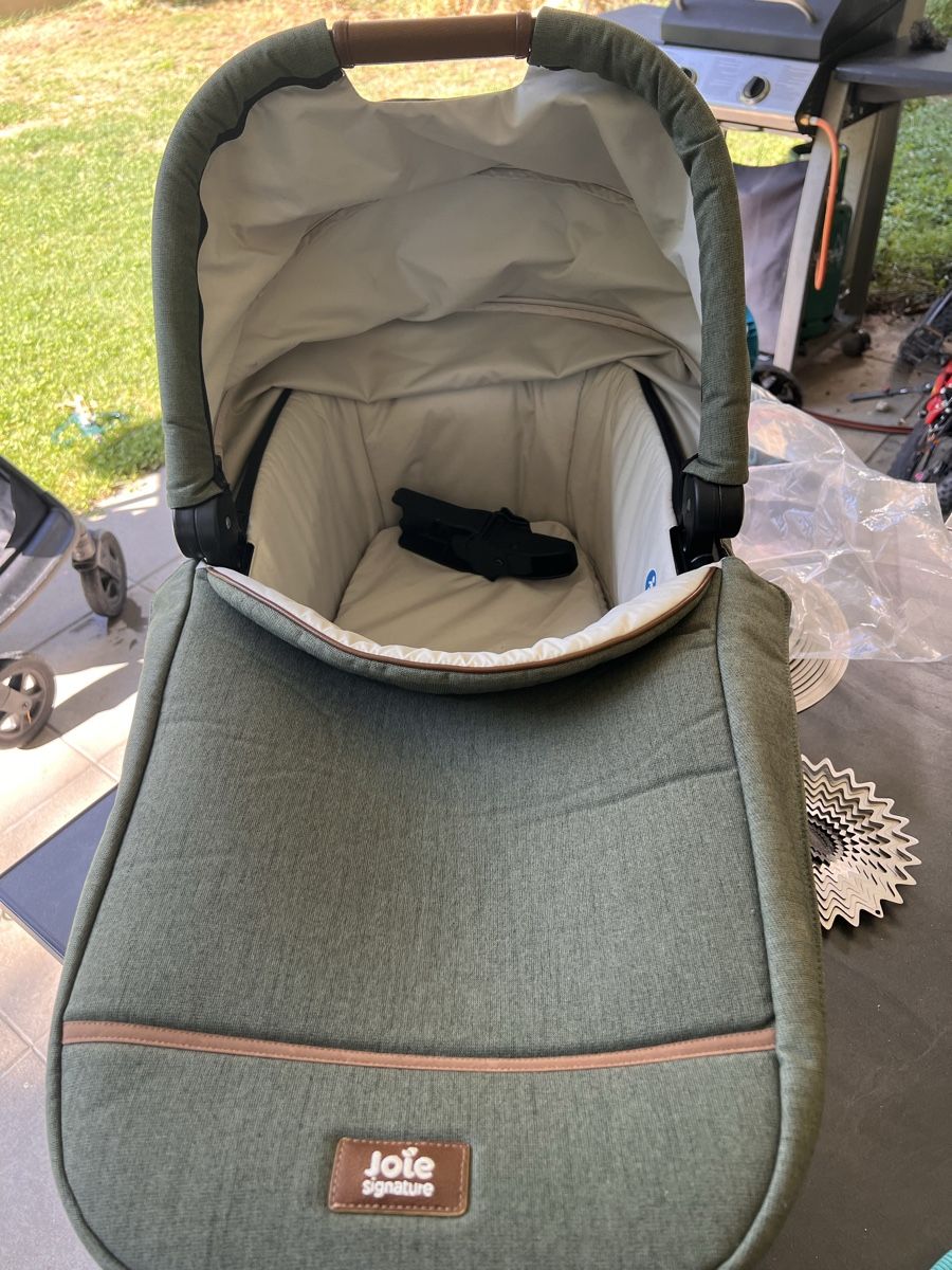 Joie Carrozzine: Premium Joie Signature Stroller and Carrycot – Usato da Niederwangen BE venduto da DCCdotCom 4