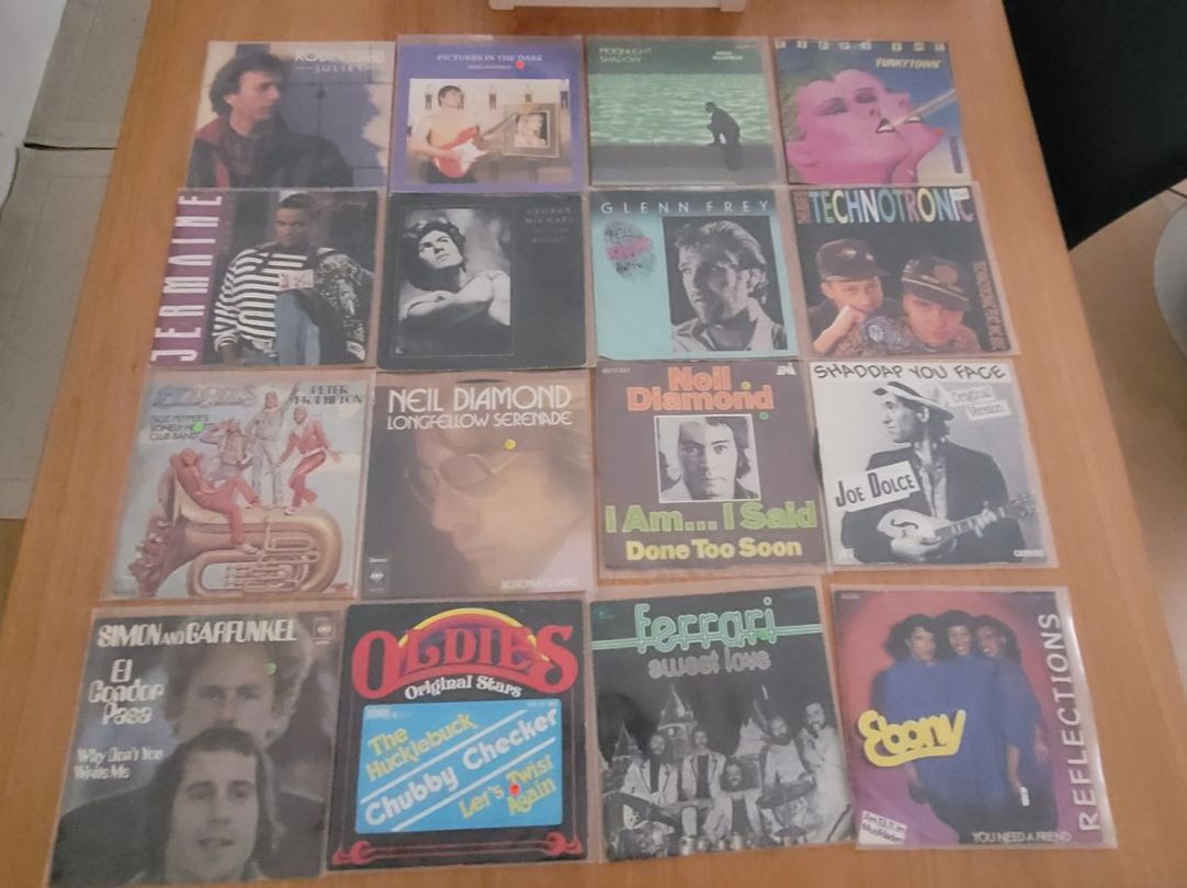 Vinyles: 16  45T  Divers Pop – D'occasion à Martigny par MZ-67