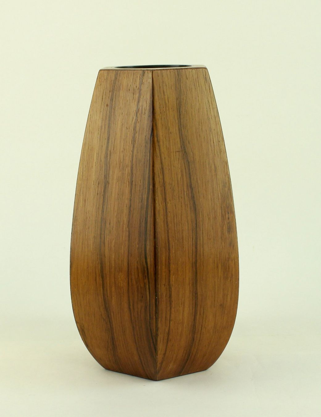Vasen & Gefässe: PALISANDERVASE, DÄNISCHES DESIGN, 1960ER JAHRE. – Gebraucht aus Grandcour von Flowerstyle 6
