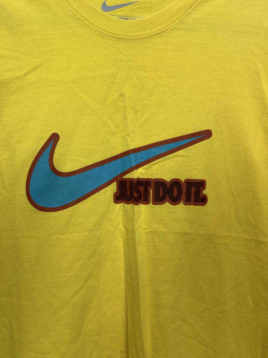 Nike T-shirt: Nike Tee – Usato da Lausanne venduto da Unehistoiredesapes 1