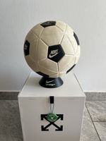 Nike x Off White Fussball