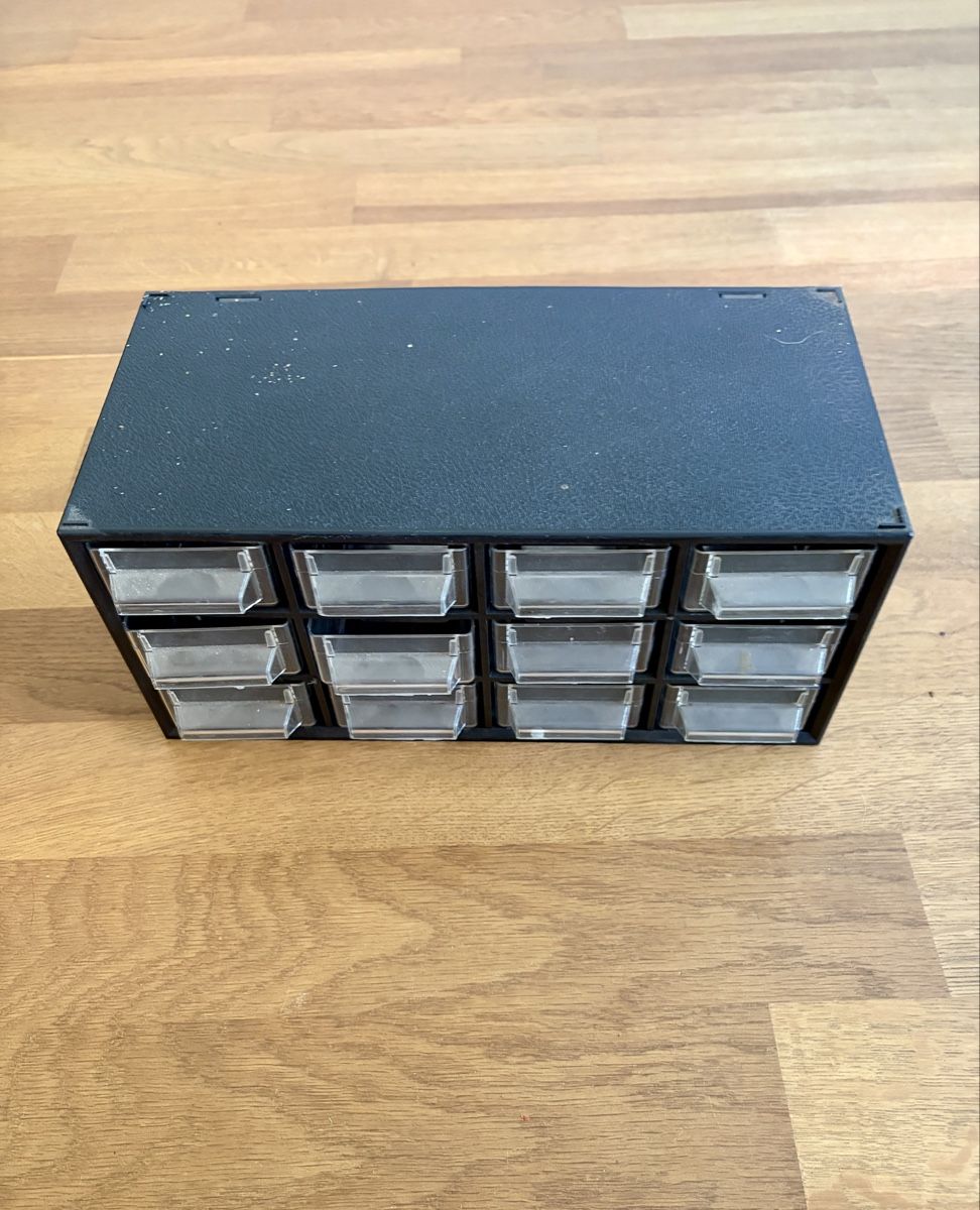 Sistemi di archiviazione:  Lagerbox mit 12 Schubladen  – Usato da Reinach BL venduto da SchnaeppchenScout 2