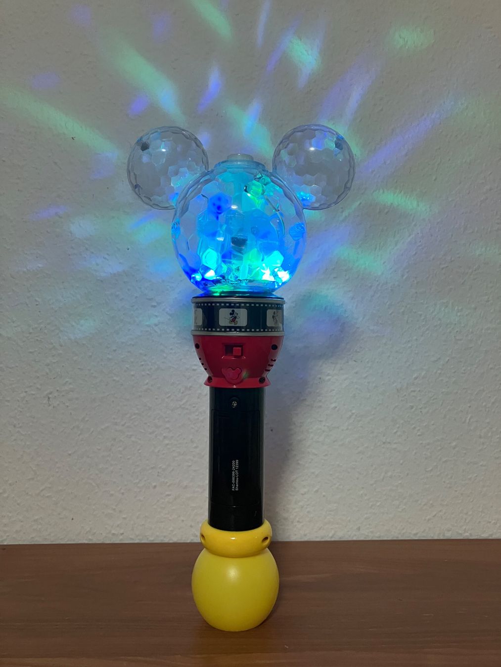 Disney Giocattoli: Mickey-Mouse-Seifenblasenstab ( Disney) – Usato da Adliswil venduto da E.A.M 1