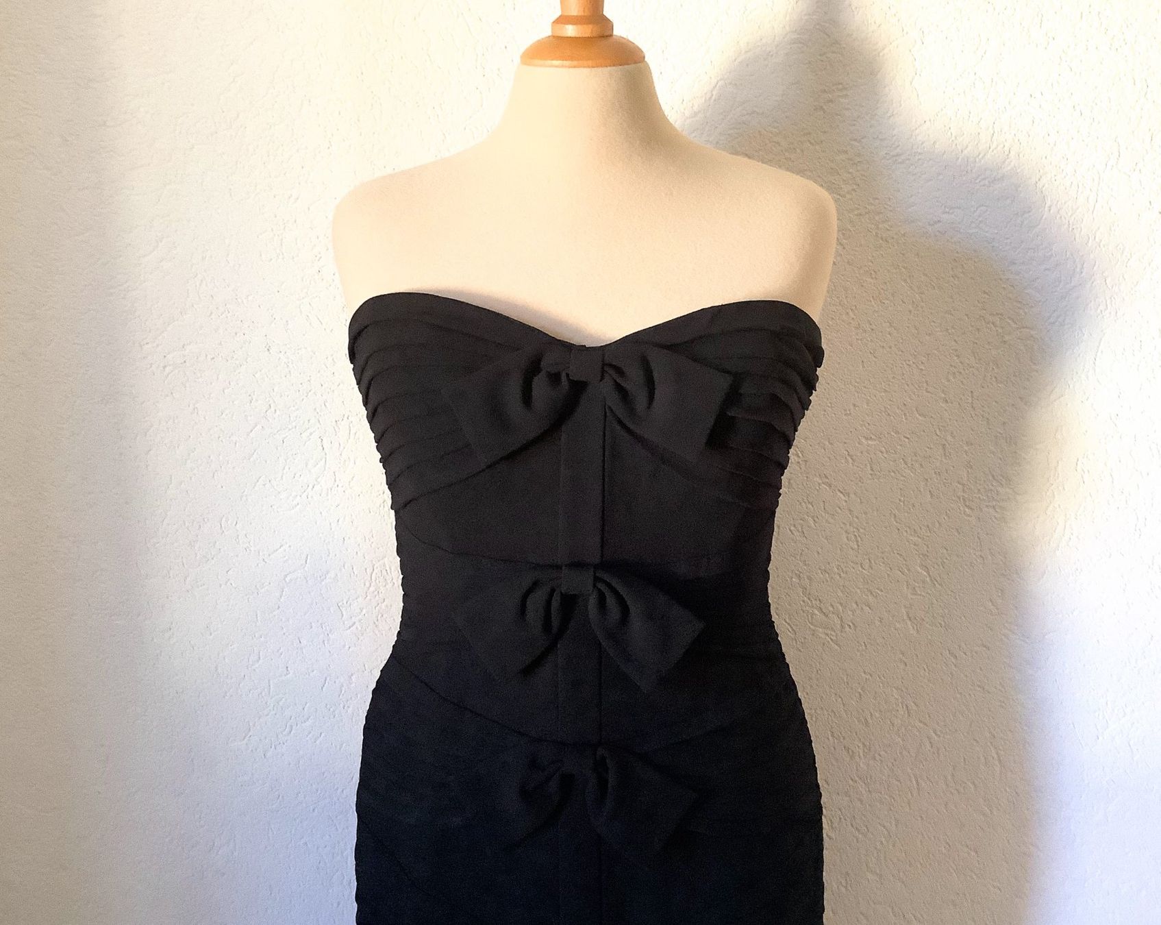 Vestiti: BCBG Max Azria Black Strapless Bow dress 36 – Usato da Founex venduto da sweetcouture 2