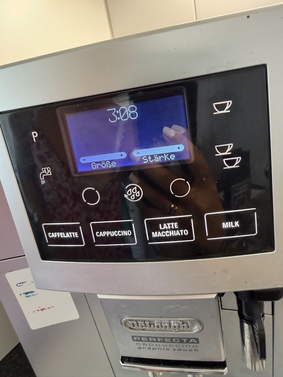 Macchine per caffè & Macchine per espresso: alte Delonghi Kaffeemaschine Vollautomat – Usato da Uster venduto da Ninii003 3
