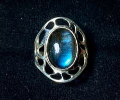 Moderner Silber Ring mit natürlichem Labradorit