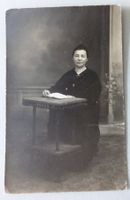 Femme au livre