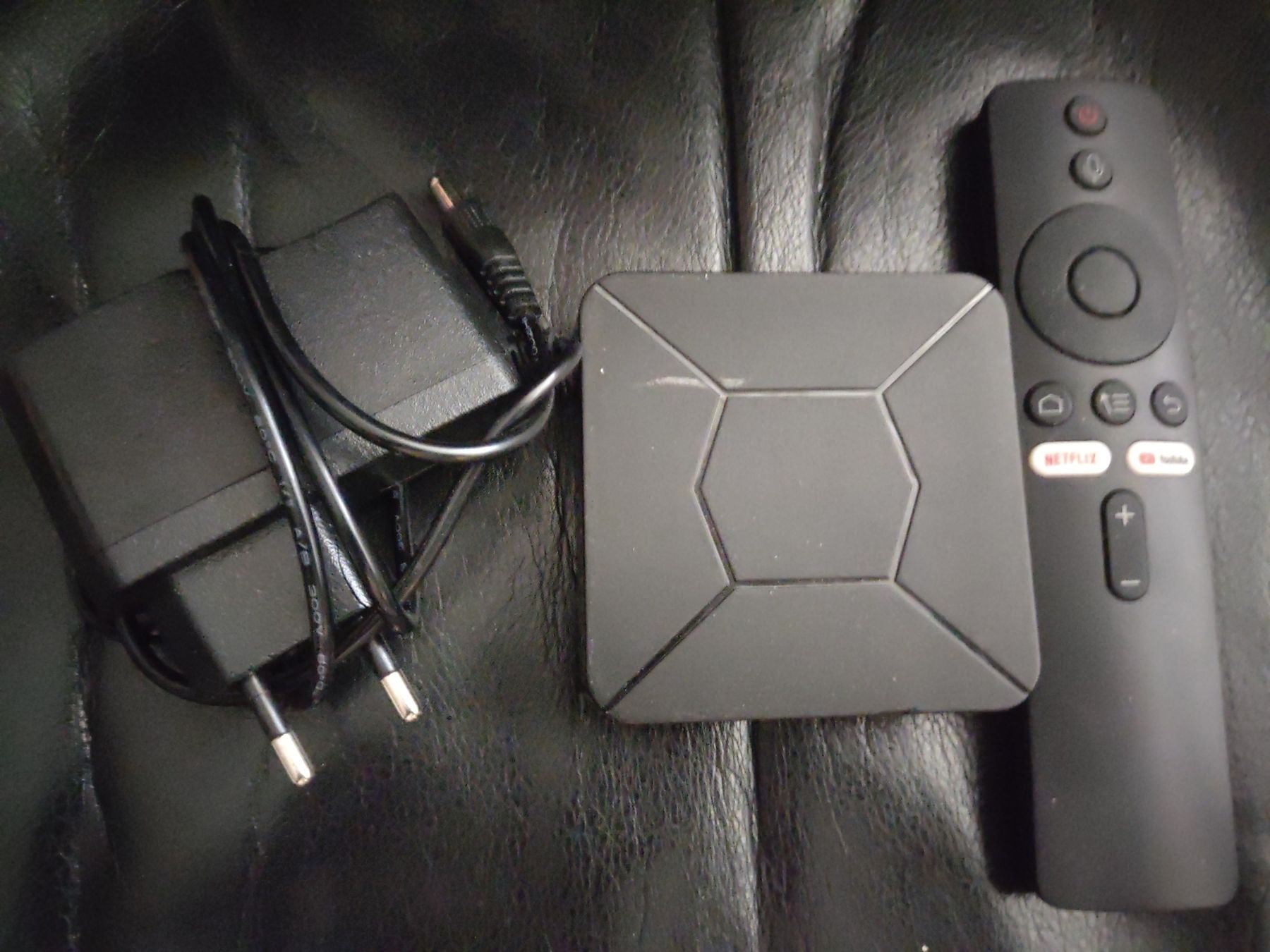 Multimediaplayer & Streamer: Boîtier TV app . Android Q5 avec télécommande  – Gebraucht aus fribourg von GameSpot