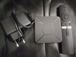 Boîtier TV app . Android Q5 avec télécommande 
