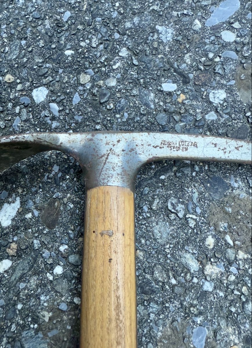 Attrezzatura da arrampicata: Original Stubai Eispickel / Bergpickel – Usato da Schattenhalb venduto da Oodaaq 9