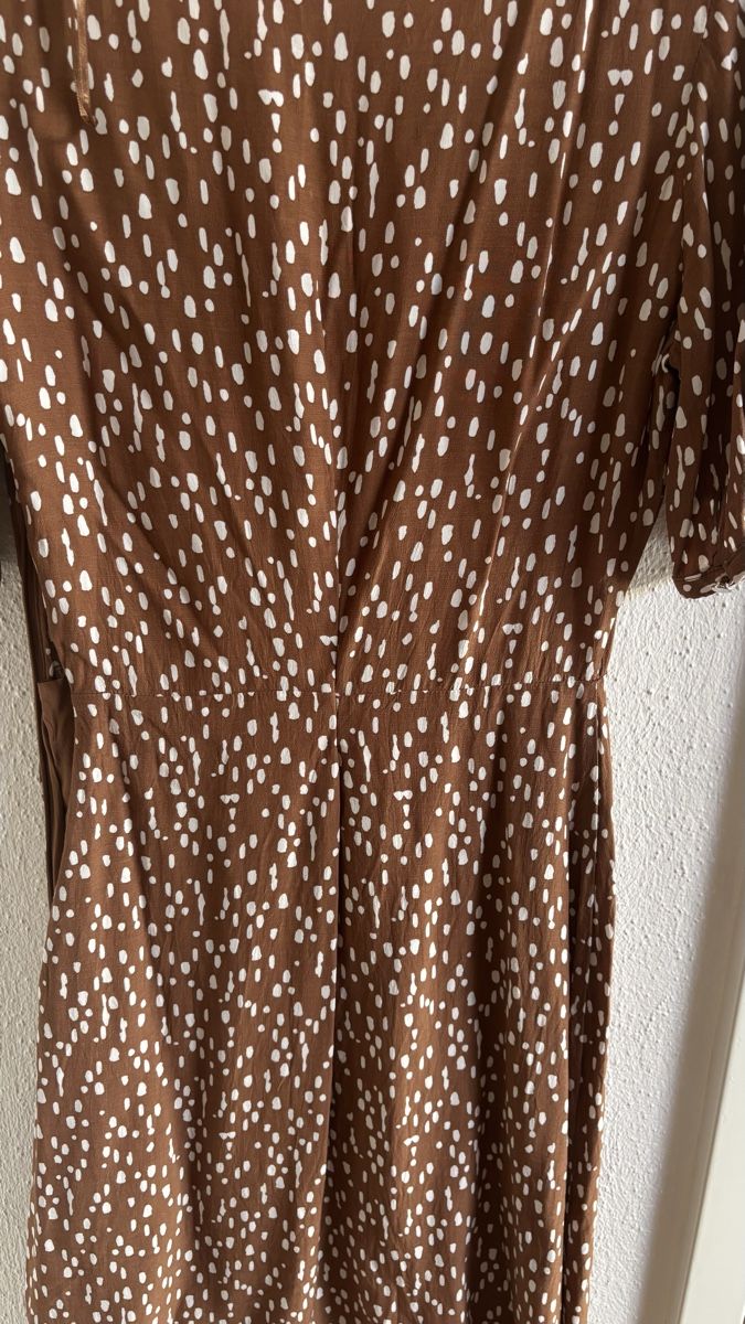 Kleider: Braunes Kleid mit Punkten – Gebraucht aus Roggwil BE von R.. 2