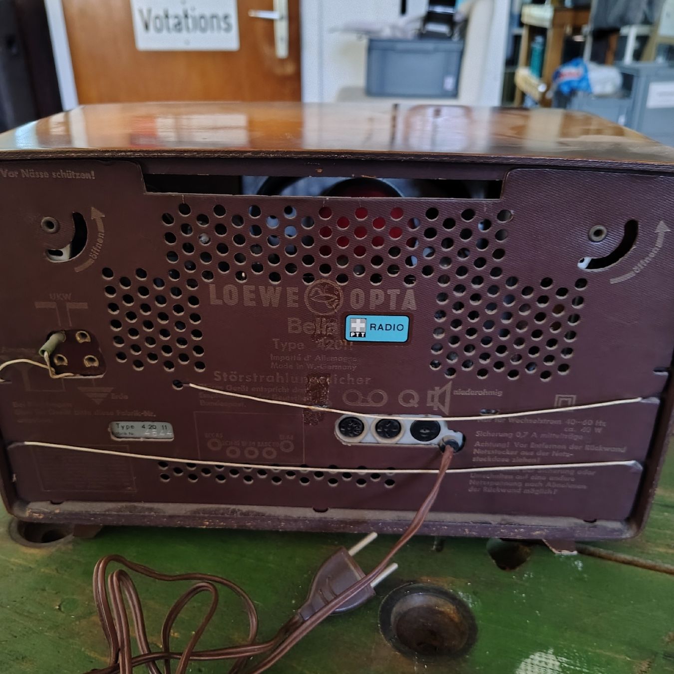 Loewe Radios: Loewe Opta Bella Type 42011 Radio – Defekt aus maroggia von tondo_Music 1