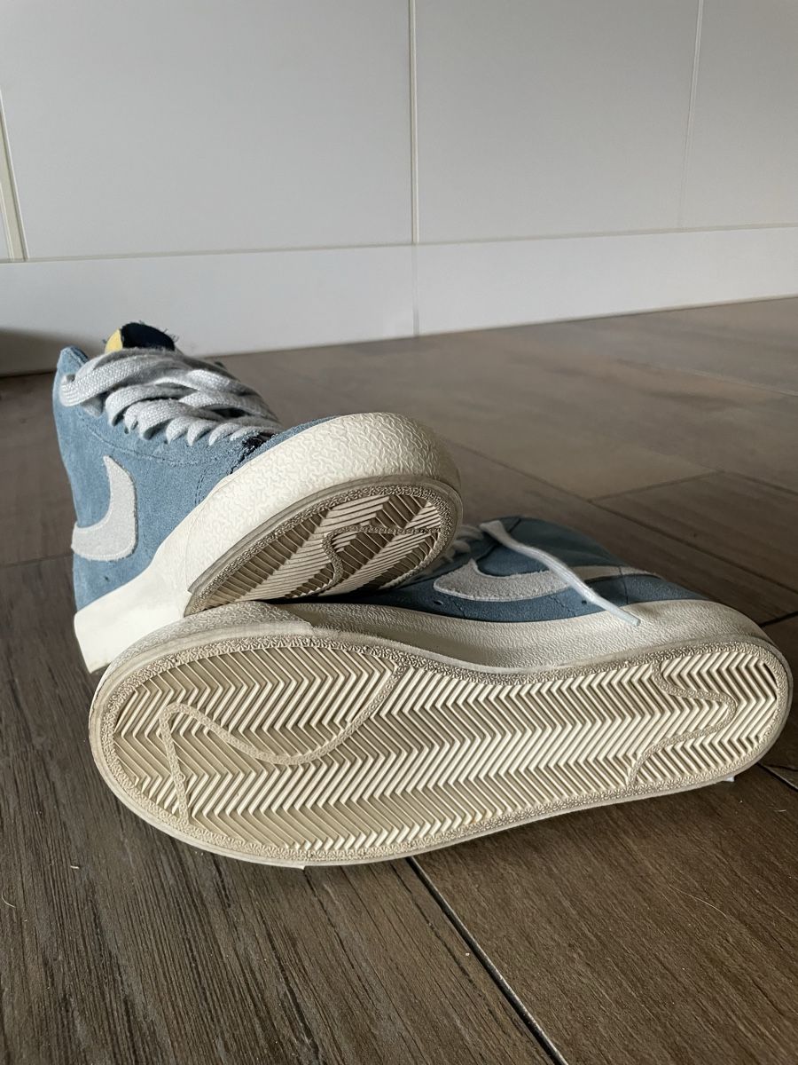 Nike Scarpe da uomo: Nike Blazer Mid '77 - Taille 36 comme neuf! – Nuovo (secondo la descrizione) da St-Imier venduto da newliferecycle 1