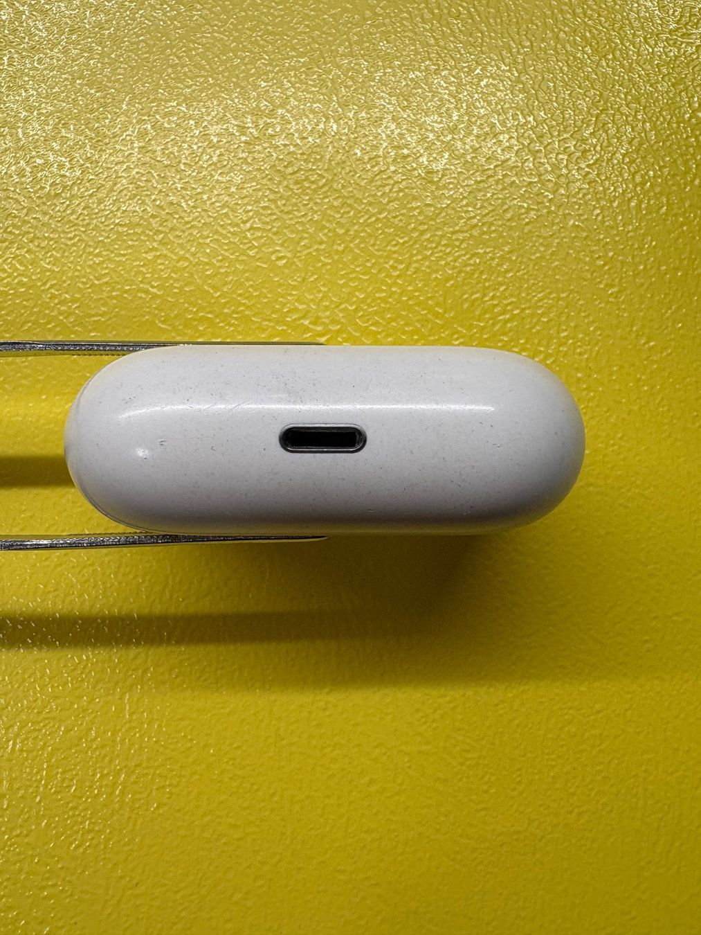 Apple Cuffie: Apple AirPods Pro 1 charging case (A2190). – Usato da Lausanne venduto da Zorrus77 4