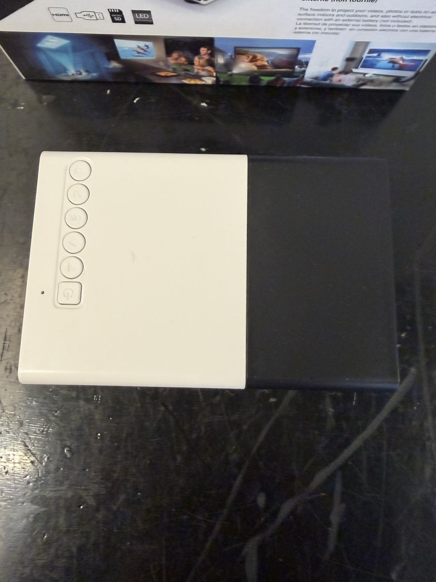 Vidéoprojecteurs: Connect Loom Mini vidéoprojecteur portable LCD USB HDMI – D'occasion à montreux par Always-Good 1