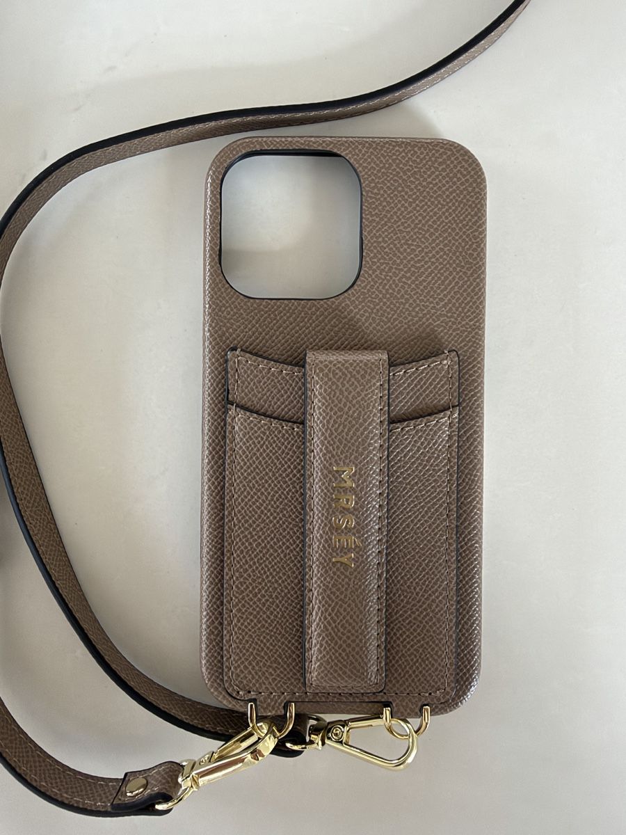 Mrséy Cover & Protezioni schermo: MRSÉY iPhone Hülle mit Strap - Taupe für 16 Pro Max – Nuovo (secondo la descrizione) da Rohrbach venduto da WhiteCornus