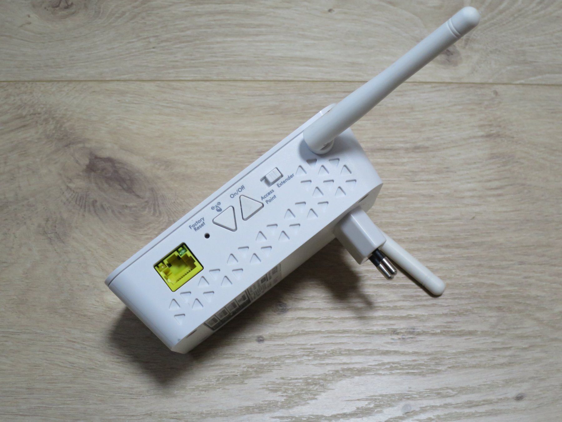 Netgear WiFi: Netgear AC750 Dual Band WLAN Range Extender / Access Point – Usato da Gundetswil venduto da Maegez 1