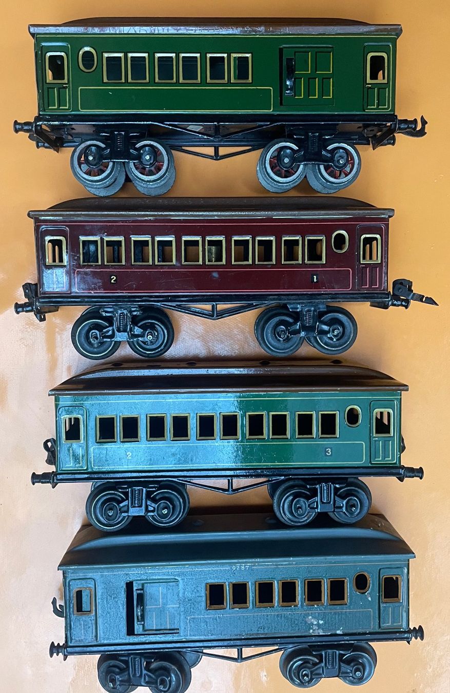 Bing Trains électriques: 4 wagons Bing. Bon état. – D'occasion à Versoix par HELVETICA_1 2
