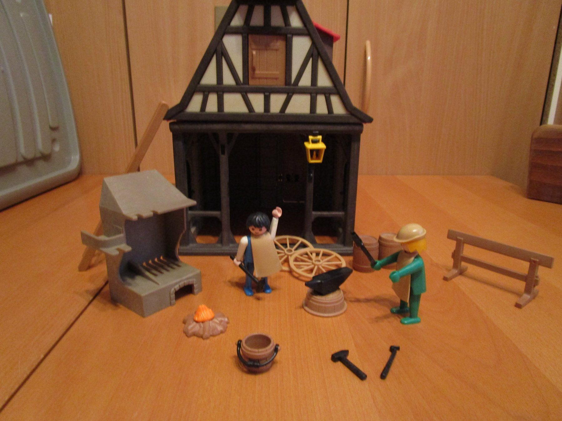 Playmobil Spielzeuge: Playmobil  -   Schmide,  Vintage – Gebraucht aus Wetzikon ZH von Storchadebar 1
