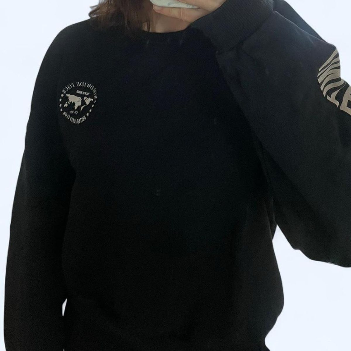 Pull&Bear Maglioni & Felpe: Schwarzer Pullover mit Welt-Design – Usato da Therwil venduto da nat_gtk5 1